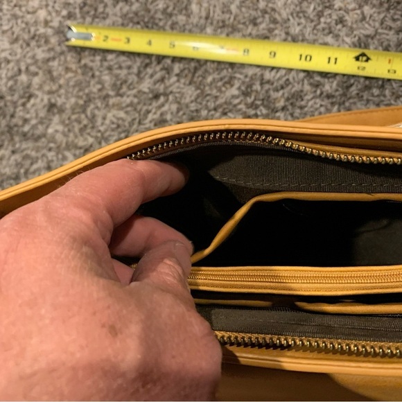 Women’s Trinity Ranch Leather Purse - Picture 10 of 16